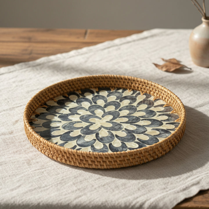 BLOOM ROUND SEASHELL TRAY